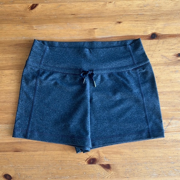 lululemon athletica Pants - Lululemon Shorts size 6